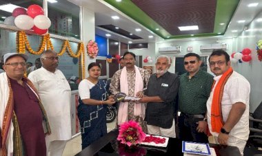 आकाश इंटरप्राइजेज जॉय ई बाइक शोरूम का भव्य तरीके से हुआ उद्घाटन..