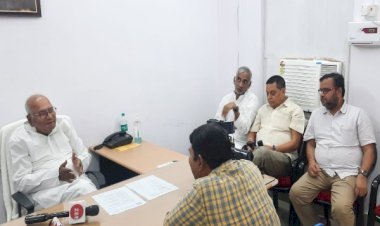 बेरोजगारी और महंगाई जैसे बुनियादी मुद्दों से हटाया जा रहा आमलोगों का ध्यान : बशिष्ठ नारायण सिंह