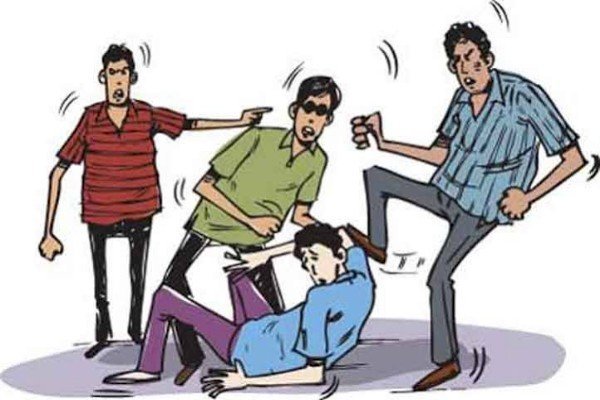 लड़की को छेड़ने को लेकर दो गुटों में मारपीट...