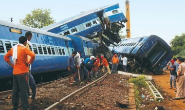 रेल हादसा रुकने का नाम नहीं ले रही है --3 दिन बाद फिर बरगद से टकराई ट्रेन .. रेल मंत्रालय नहीं दे रही ध्यान ?