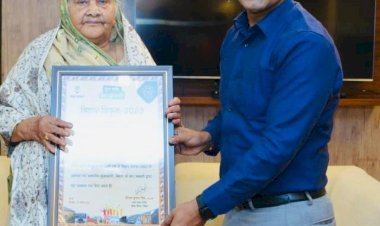 मुख्यमंत्री नीतीश कुमार की ओर से रेजिडेंट कमिश्नर ने पद्मश्री सुभद्रा देवी को चांदी का स्मृति चिन्ह देकर किया सम्मानित---पूरी जानकारी ?