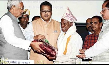 सीएम नीतीश ने दशरथ मांझी को किया जेडीयू मे शामिल ---मंत्री रत्नेश सदा भी रहे मौजूद .. क्या है रणनीति ?