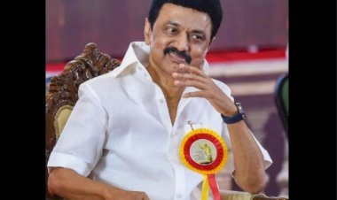 बिना सीट बेल्ट के गाड़ी में नजर आए स्टालिन --बीजेपी ने तंज कसते हुए चालान काटने का हवाला दिया .. जानिए पूरा मामला ?