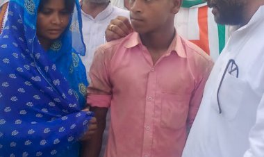 सिवैया गाँव में युवक को बंधी बनाकर बेरहमी से पीटा ,युवक की हालत गंभीर, खबर मिलते पान समाज के नेता आई . पी गुप्ता पहुंचे   -थाना में दिया आवेदन  .. पूरी जानकारी .. ?