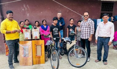 ऑक्सीजन मैन गौरव राय के प्रयास से एक छात्र और एक छात्रा को साइकिल और दो महिलाओं को सिलाई मशीन किया गया भेंट .. जानिए क्या है कारण ?