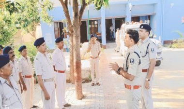 भोजपुर एसपी ने थानों का किया निरीक्षण, बेहतर तरीके से काम करने का दिया निर्देश...