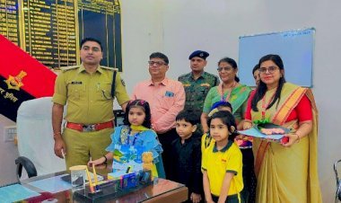 आरा : छात्र-छात्राओं ने एसपी एवं पुलिस कर्मियों को बांधी राखी...