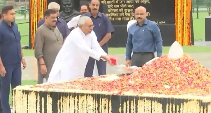 नीतीश ने अपनी रणनीति की कर दी शुरुआत ,एक तीर से लगाए दो निशाना .. जानिए क्या है सियासी सरगर्मी ?