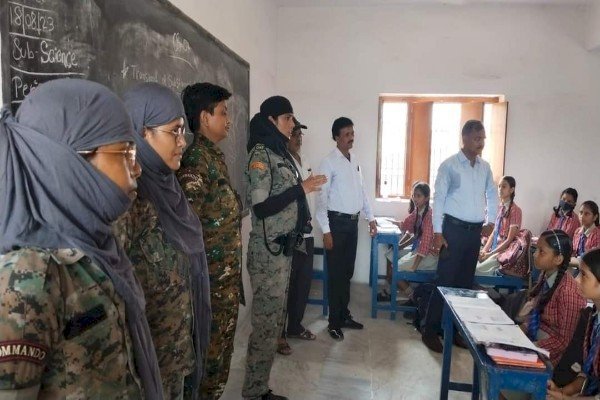 आरा : सुबह से शाम तक शहर में पेट्रोलिंग कर रही भोजपुर पुलिस की महिला ब्रिगेड, मनचलों और शरारती तत्वों पर रख रही नजर...