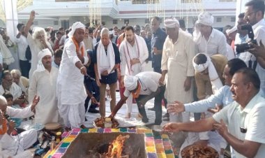 राजद विधायक के कार्यक्रम में शामिल हुए लालू-तेजस्वी, पूर्व विधायक अरुण यादव के पिता के निधन पर जताया शोक...
