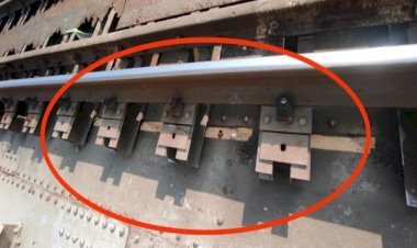 आरा : नॉर्थ ईस्‍ट एक्‍सप्रेस जैसे हादसे को दावत दे रहा यह पुल, 161 साल पुराने ब्रिज के नट-बोल्ट गायब, अधिकारी बने बैठे अंजान...