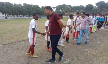 कुमार घाट सहरसा ने सेंट मोसेस स्कूल को हराकर ओपन टू ऑल के क्वाटर फाइनल मुकाबले में बनाई जगह...