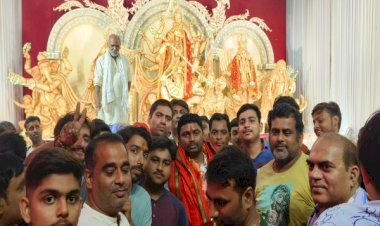 मां दुर्गा के दरबार में पहुंचे जाप युवा अध्यक्ष राजू दानवीर,  माता के पूजन के बाद कहा - सभी रखें आपसी प्रेम और सद्भाव ...