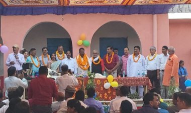 भोजपुर मे शारीरिक शिक्षक के  रिटायर्ड होने पर रो पड़ा विद्यालय, कहानी सुन आप भी हो जाएंगे भावुक...