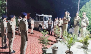 भोजपुर एसपी ने किया थाने का निरीक्षण, बेहतर पुलिसिंग के दिए निर्देश...