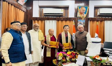 विधान परिषद् के सभापति से मिला तिब्‍बती संसद के सदस्‍यों का प्रतिनिधिमंडल...