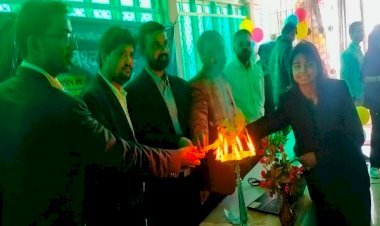 कैरियर पॉइंट के द्वारा आयोजित सेमिनार में बच्चों को दिया गया मार्गदर्शन...