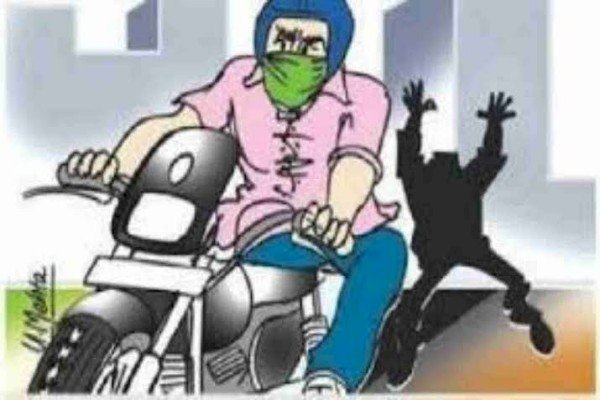 आरा : थाने से सौ मीटर की दूरी पर खड़ी दारोगा की बाइक ले उड़े चोर, एक साथ दो बाइक चोरी...