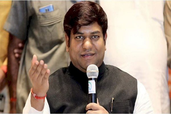 केंद्र सरकार का अंतरिम बजट 'चुनावी भाषण' से ज्यादा कुछ नहीं : मुकेश सहनी