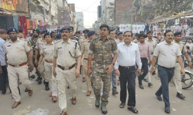 आरा : होली के दौरान हुड़दंग पड़ेगा महंगा, पुलिस प्रशासन ने निकाला फ्लैग मार्च...