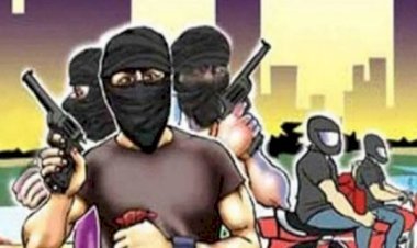 आरा : अपराधियों ने फिर दी पुलिस को चुनौती, सीएसपी संचालक से लाखों की लूट...