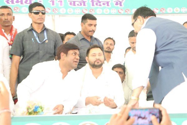 मछली खाने वाला वीडियो पर वीआईपी प्रमुख मुकेश सहनी ने कहा, मैंने पहले ही कहा था, मिर्ची लगेगी...