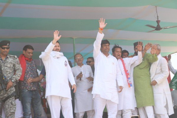 हिटलर की तरह झूठ बोलकर सत्ता तक पहुंचे लोगों को हटाने का वक्त आ गया : मुकेश सहनी
