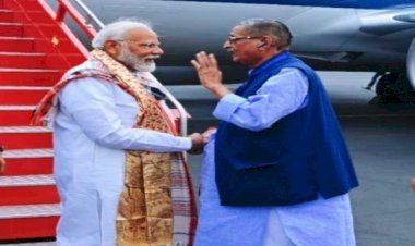 आरके सिन्हा ने प्रधानमंत्री मोदी जी का पटना हवाई अड्डे पर किया स्वागत...