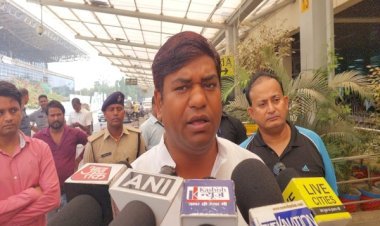 बिहार में गिरती कानून व्यवस्था के खिलाफ इंडिया गठबंधन के प्रतिरोध मार्च में शामिल हुआ वीआईपी...