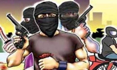 आरा : सीएसपी संचालक से 1.20 लाख की लूट, हथियारबंद अपराधियों ने दिया घटना को अंजाम...