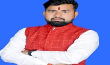 वीर कुंवर सिंह विश्वविद्यालय में जदयू पार्टी के द्वारा परीक्षा नियंत्रक को हटाने के लिए कुलपति को आवेदन सौंपा गया...