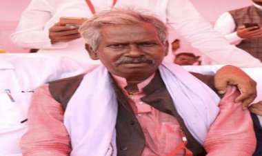 वीआईपी प्रमुख मुकेश सहनी के पिताजी जीतन सहनी की हत्या पर पार्टी प्रवक्ता देव ज्योति ने गहरी शोक संवेदना व्यक्त की, कानून व्यवस्था पर उठाए सवाल...