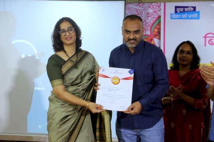 हिंदी फीचर फिल्म लीगल बाबा जल्द आ रहा आपके सामने हंसाने गुदगुदाने.....