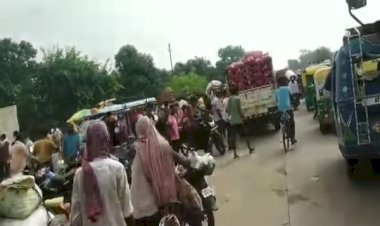 आरा : कायमनगर फोरलेन पर सब्जी मंडी सजने से यातायात बाधित, होती है अवैध वसूली, एनएचएआई ने कई बार प्रशासन से की है शिकायत...