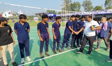 पनोरमा स्पोर्ट्स सीजन -7, वॉलीबॉल बालिका वर्ग में सेंट पीटर्स हिन्दी मीडियम स्कूल ने 2-1 से उस लाइन इंग्लिश मीडियम स्कूल को हराया...