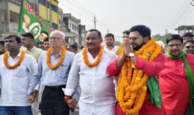 तरारी से राजू यादव ने किया नामांकन, महागठबंधन के नेताओं ने किया रोड शो...