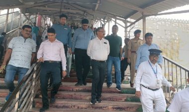 छठ को ले डीआरएम ने किया आरा जंक्शन का निरीक्षण, दिये निर्देश...