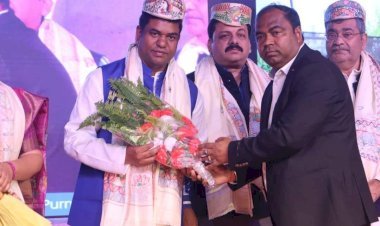 लगता है महागठबंधन में कुछ बड़ा होने वाला है  रातोंरात मुकेश सहनी ने छोड़ा पटना राजधानी  पूर्णिया में क्यों हुआ सितारों का महा-जुटान ?