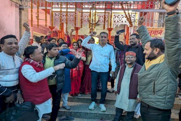 महाकुंभ शाही स्नान के लिए निशुल्क व्यवस्था, आरा से 20 बसों में 751 श्रद्धालु महास्नान के लिए रवाना, सामाजिक कार्यकर्ता गुड्डू सिंह ने कराई व्यवस्था...