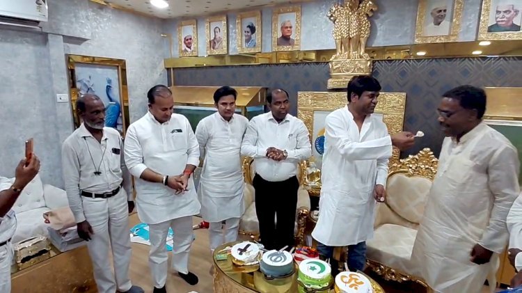 वीआईपी प्रमुख मुकेश सहनी का जन्मदिन मनाया गया, पार्टी के नेताओं ने दी बधाई