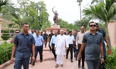मुख्यमंत्री ने शहीद वीर कुंवर सिंह आजादी पार्क का किया निरीक्षण, 23 अप्रैल को शौर्य दिवस पर जे०पी० गंगा पथ के पास आयोजित होनेवाले एयर शो कार्यक्रम की तैयारियों का लिया जायजा,