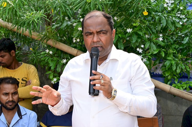 छातापुर में ठप पड़ा विकास, बदहाल व्यवस्था के खिलाफ उठी जनआवाज़ : वीआईपी नेता संजीव मिश्रा