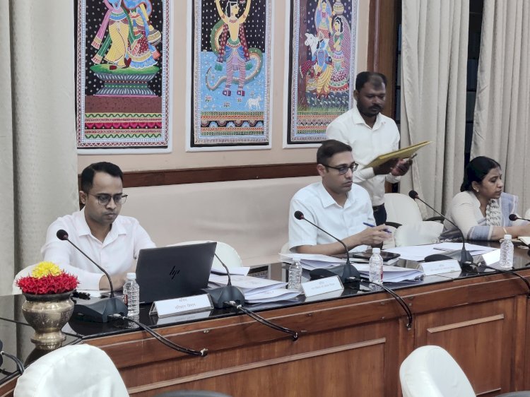 मुख्य सचिव, बिहार सरकार श्री अमृत लाल मीणा ने इसके लिए वरिय पदाधिकारियों संग की गहन समीक्षा बैठक