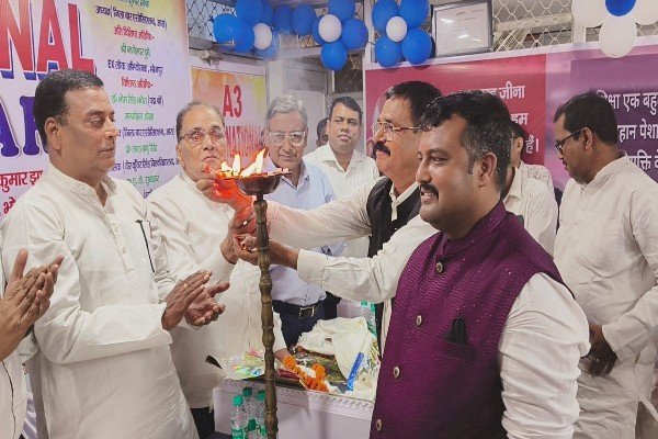 आरा में ए थ्री इन्टरनेशनल डिजिटल लाइब्रेरी का शुभारंभ,छात्र-छात्राओं को पढ़ने में मिलेगी सहूलियत...