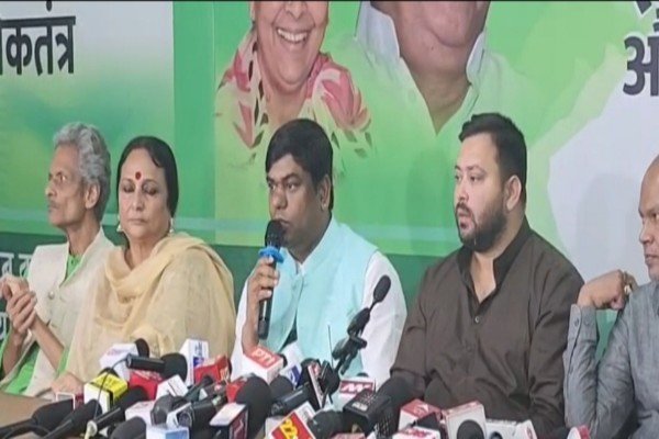 बिहार में मतदाता सूची का गहन परीक्षण, लोकतंत्र खत्म करने की साजिश : मुकेश सहनी