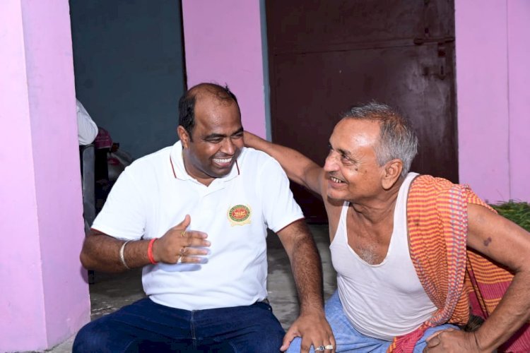 वीआईपी नेता संजीव मिश्रा ने उधमपुर-मधुबनी पंचायत में चलाया जनसंपर्क अभियान