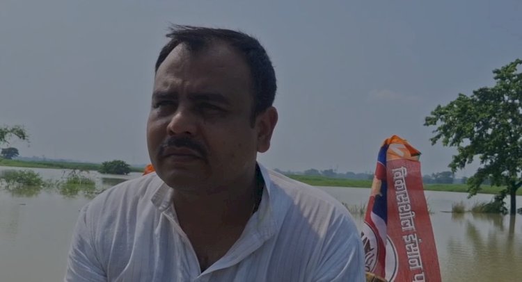 भीषण बाढ़ में कुणाल कुमार बने सहारा, सैकड़ों परिवारों तक पहुँची राहत