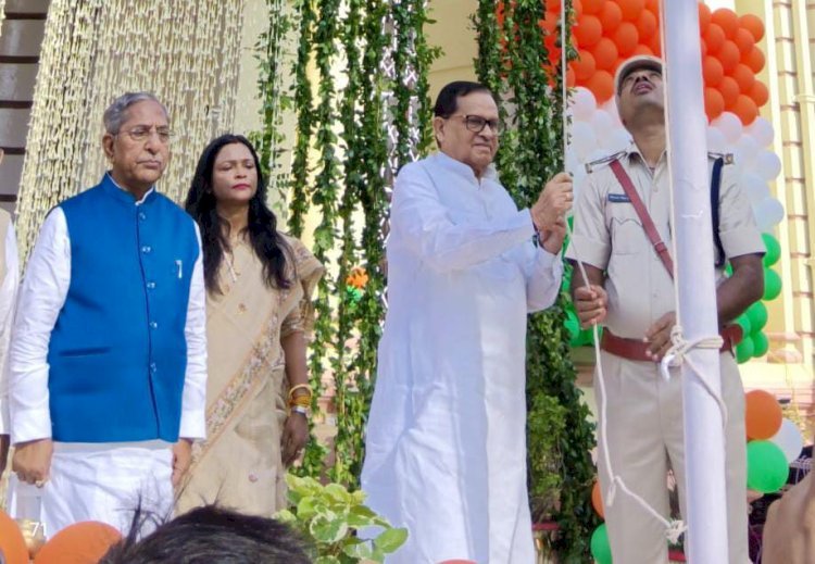 स्वतंत्रता दिवस हम सभी भारतीयों के लिए एक ऐतिहासिक एवं गर्व का दिन है -माननीय सभापति श्री अवधेश नारायण सिंह