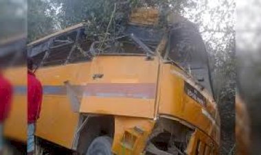 गोपालगंज में दिल दहला देने वाला हादसा: खेलते बच्चों के बीच दीवार तोड़ते हुए घुसी बस