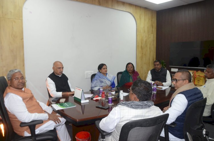 माननीय मंत्री डॉ. संतोष कुमार सुमन जी के निर्देशानुसार आज सायं 3:30 बजे पार्टी के विधानमंडल दल की अहम बैठक का आयोजन किया गया।